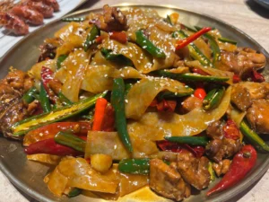 Xian What to See – Stir-Fried Chicken with Noodles