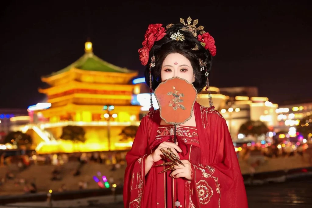 A Guide to Taking Hanfu Photos Around the Big Wild Goose Pagoda
