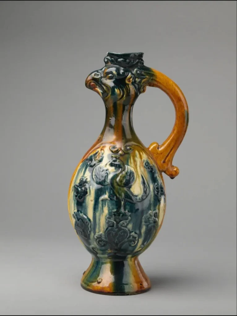 Three-Color Glazed Phoenix-Headed Jar: A treasure from the Xi'an Museum showcasing the exotic charm of the Tang Dynasty