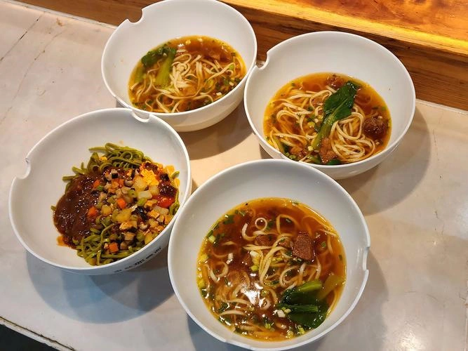 Xi’an famous Hand Pulled Noodles Guide: 6 Types You Must Try