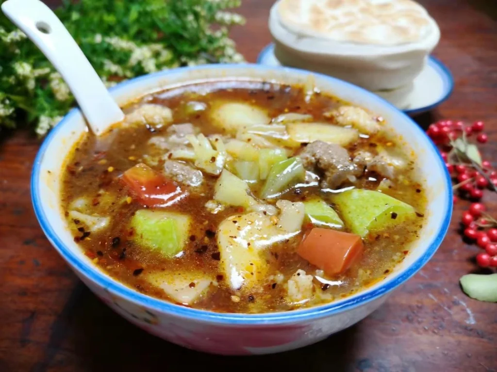 Xi'an Muslim Street Food : Hulatang (Pepper Beef Ball Soup